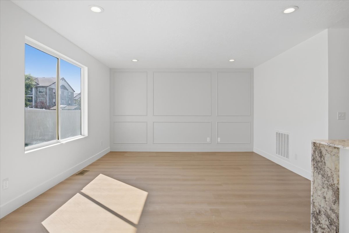 Photo 14 of 26 E 1860 N, Tooele